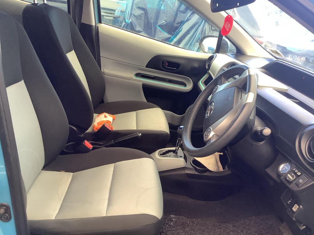 Photo '10' of Toyota Aqua