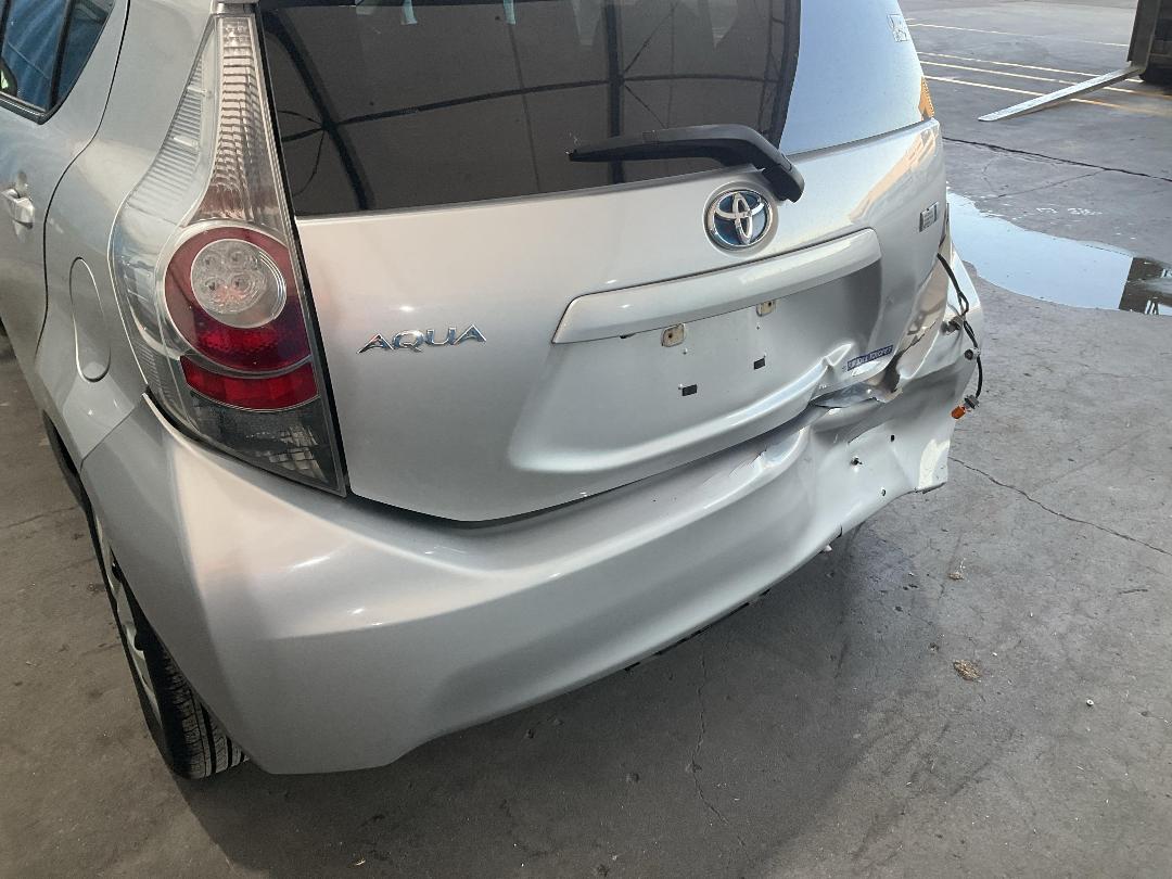 Photo '10' of Toyota Aqua Hybrid