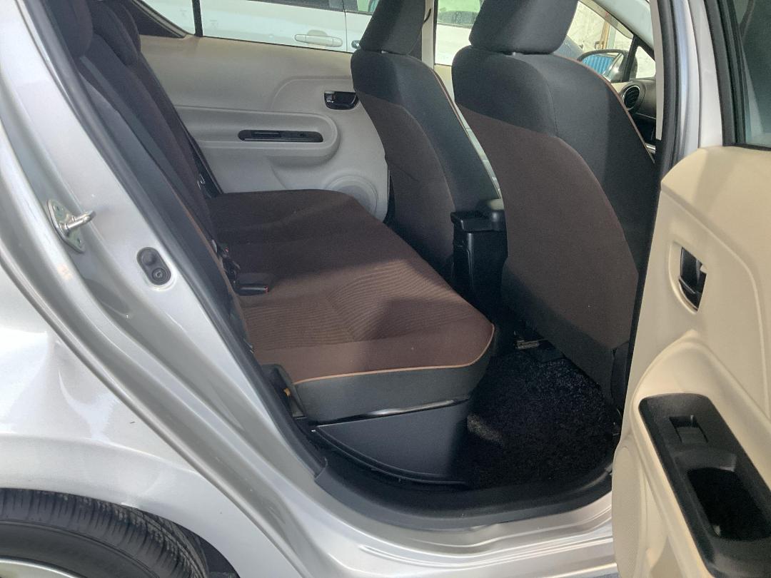 Photo '17' of Toyota Aqua Hybrid