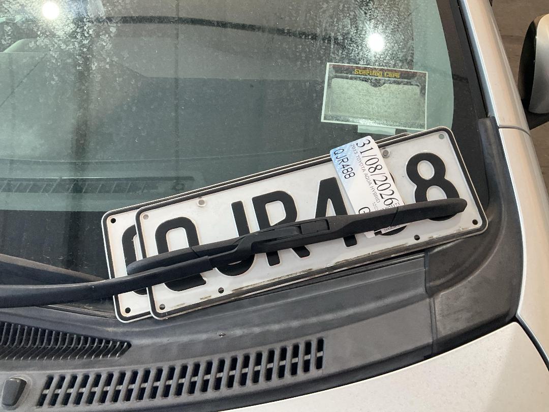 Photo '25' of Toyota Aqua Hybrid