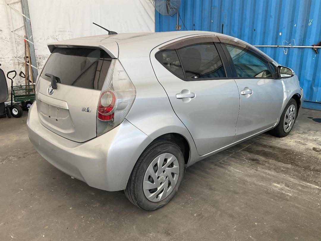 Photo '19' of Toyota Aqua