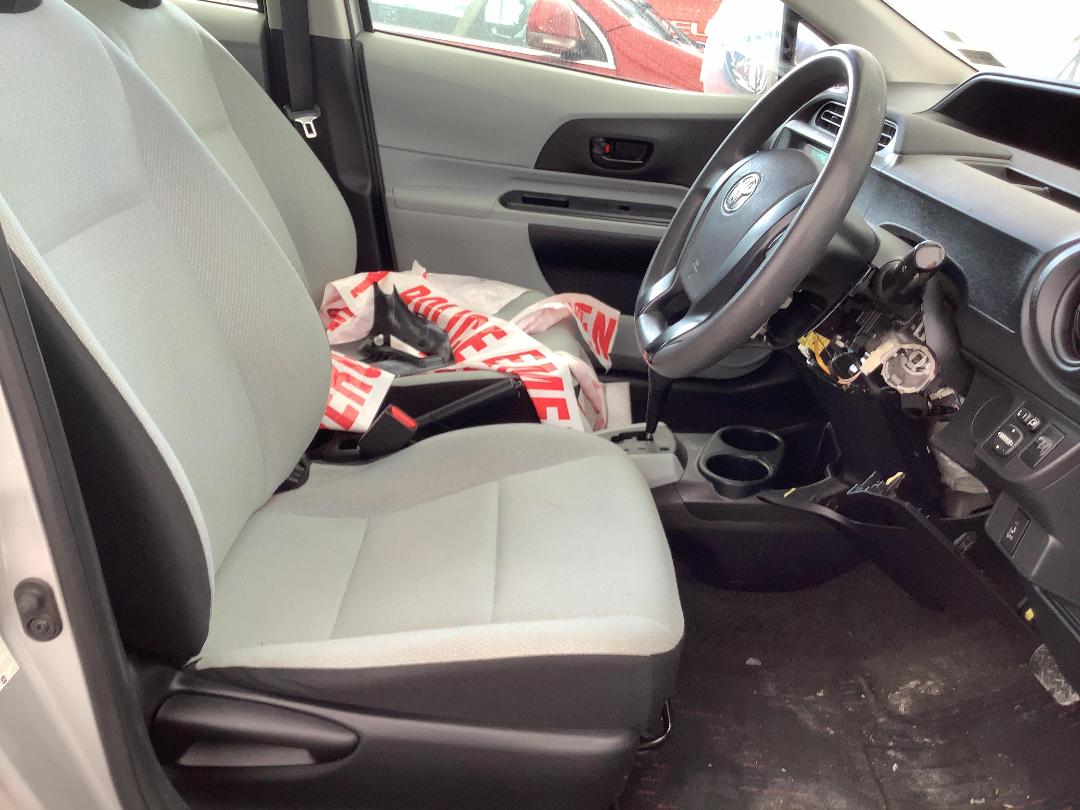 Photo '10' of Toyota Aqua