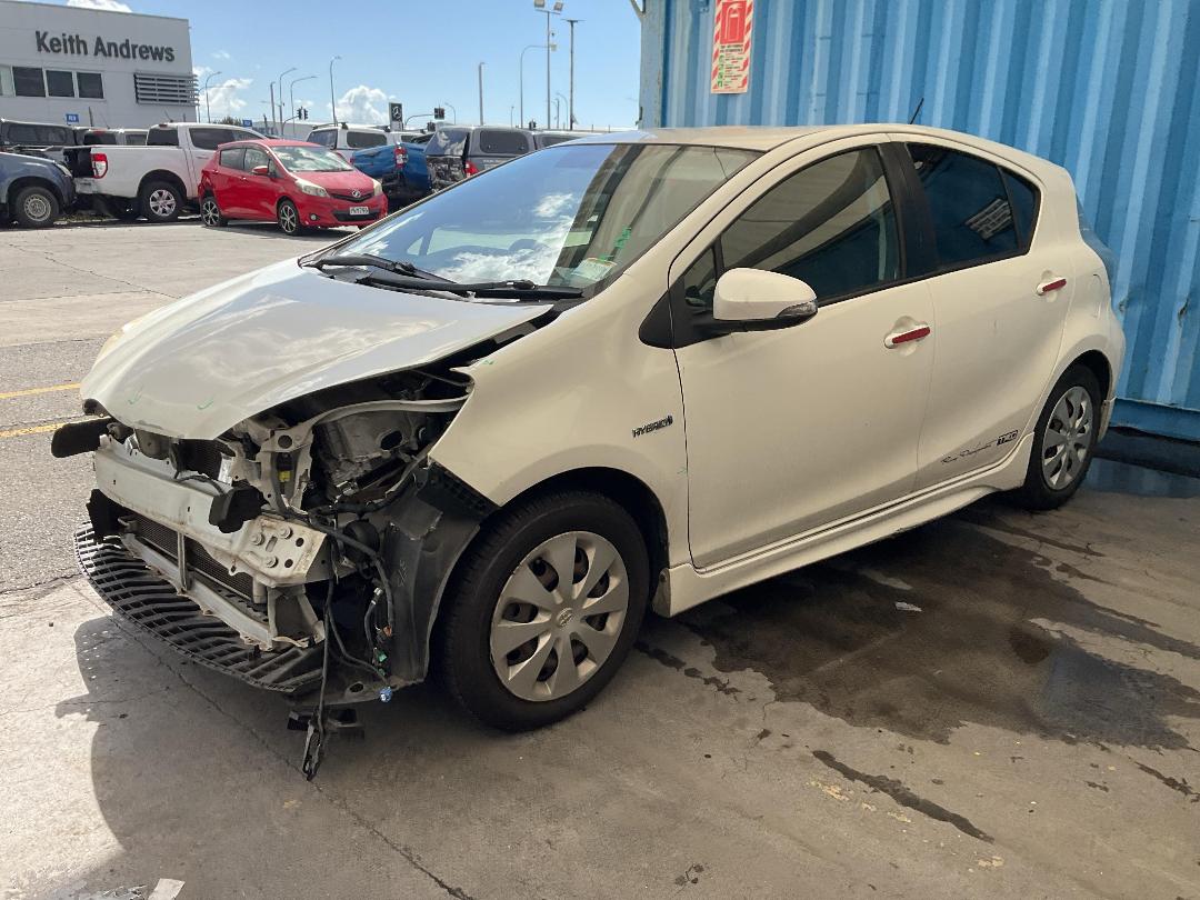 Photo '4' of Toyota Aqua Hybrid