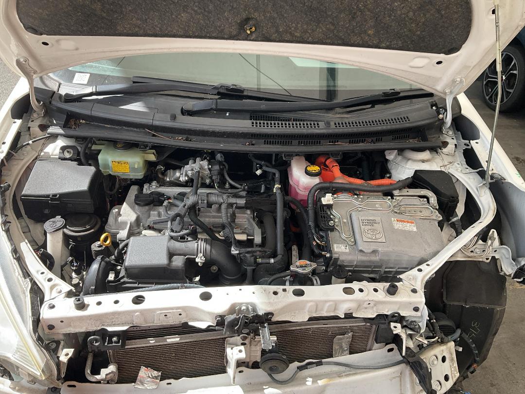 Photo '11' of Toyota Aqua Hybrid