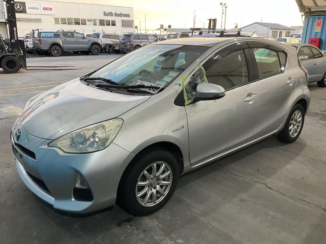 Photo '2' of Toyota Aqua Hybrid