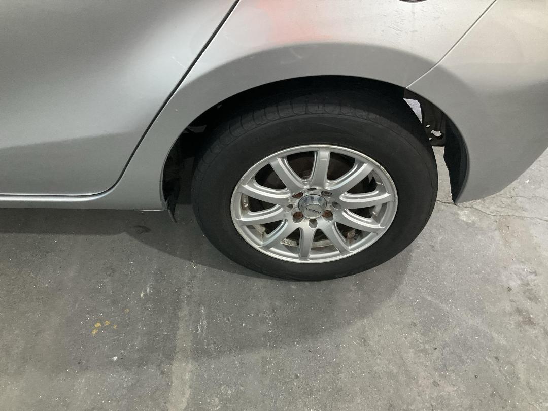 Photo '12' of Toyota Aqua Hybrid