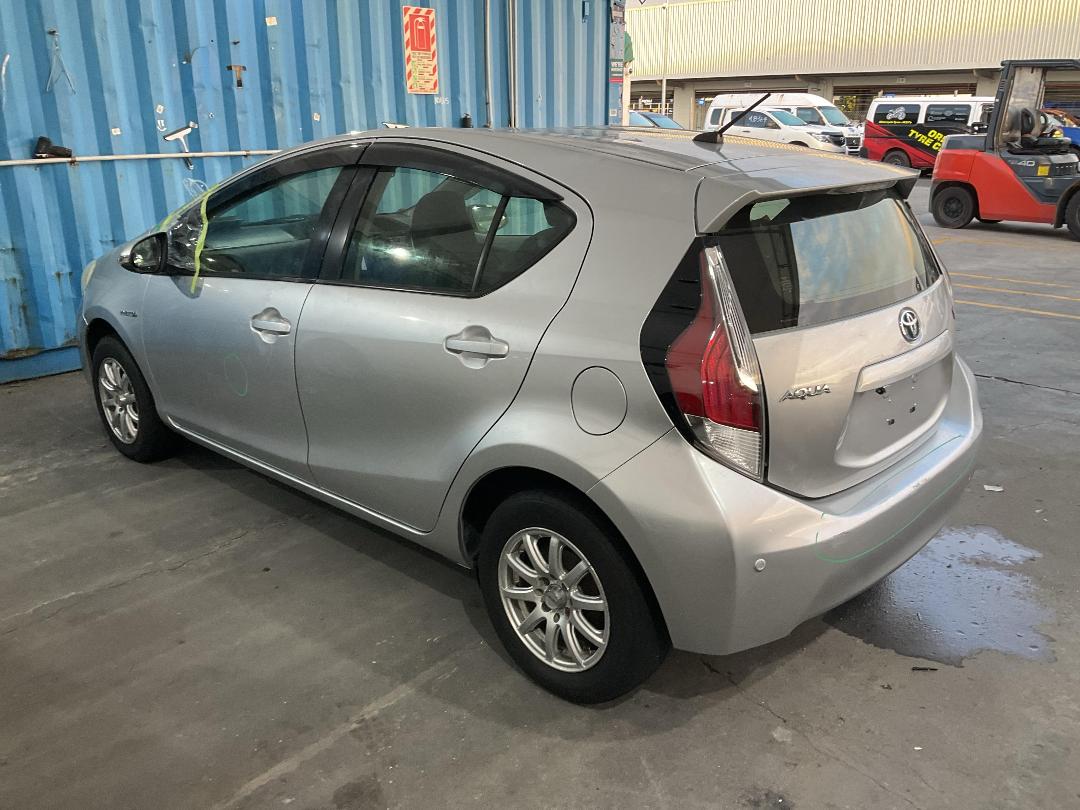 Photo '3' of Toyota Aqua Hybrid