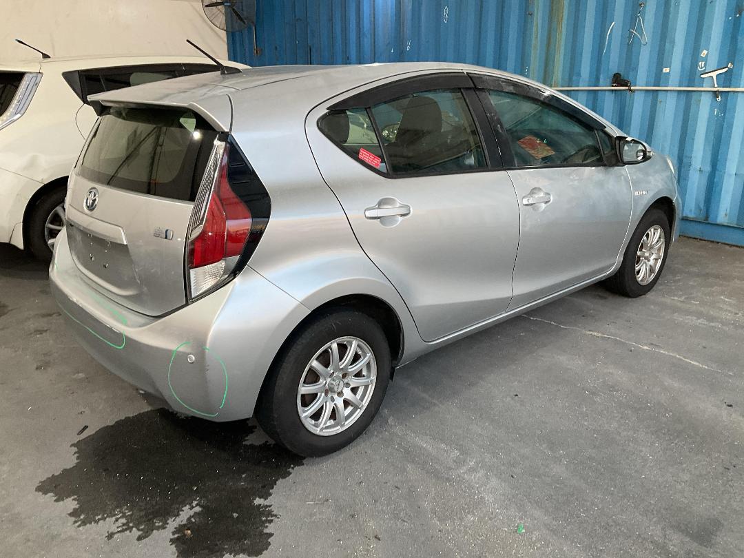 Photo '4' of Toyota Aqua Hybrid