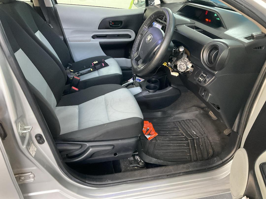 Photo '19' of Toyota Aqua Hybrid