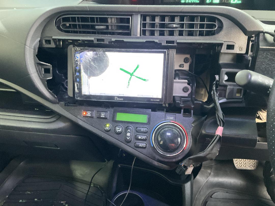 Photo '22' of Toyota Aqua Hybrid