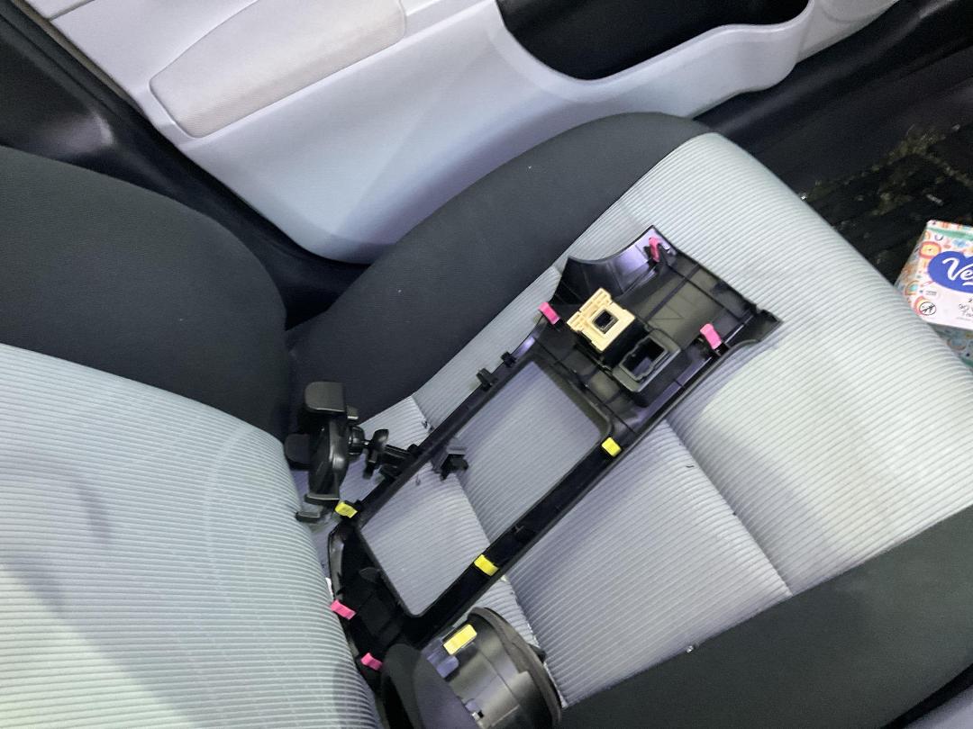 Photo '23' of Toyota Aqua Hybrid