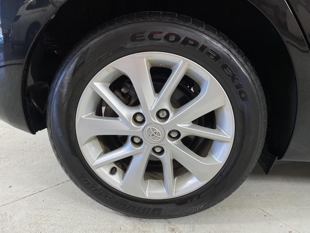 Photo '12' of Toyota Auris