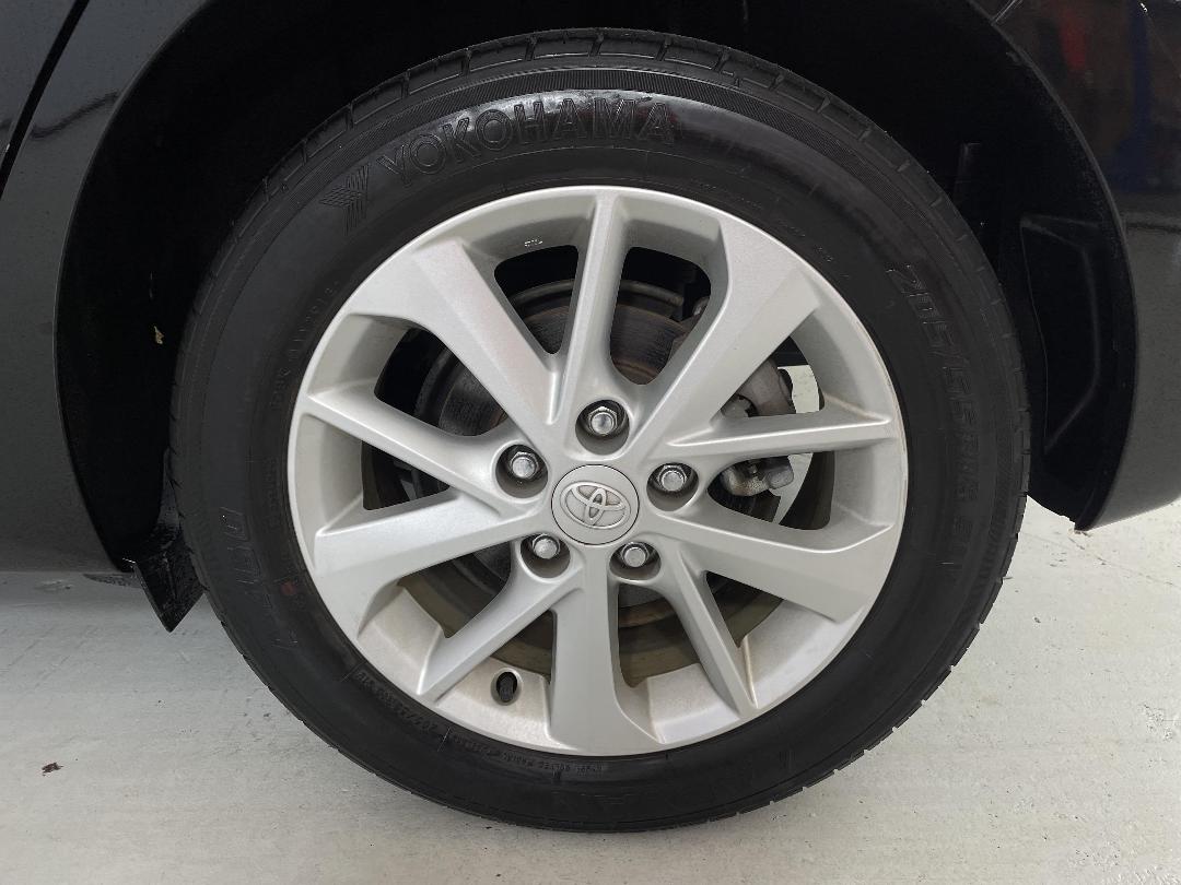 Photo '11' of Toyota Auris