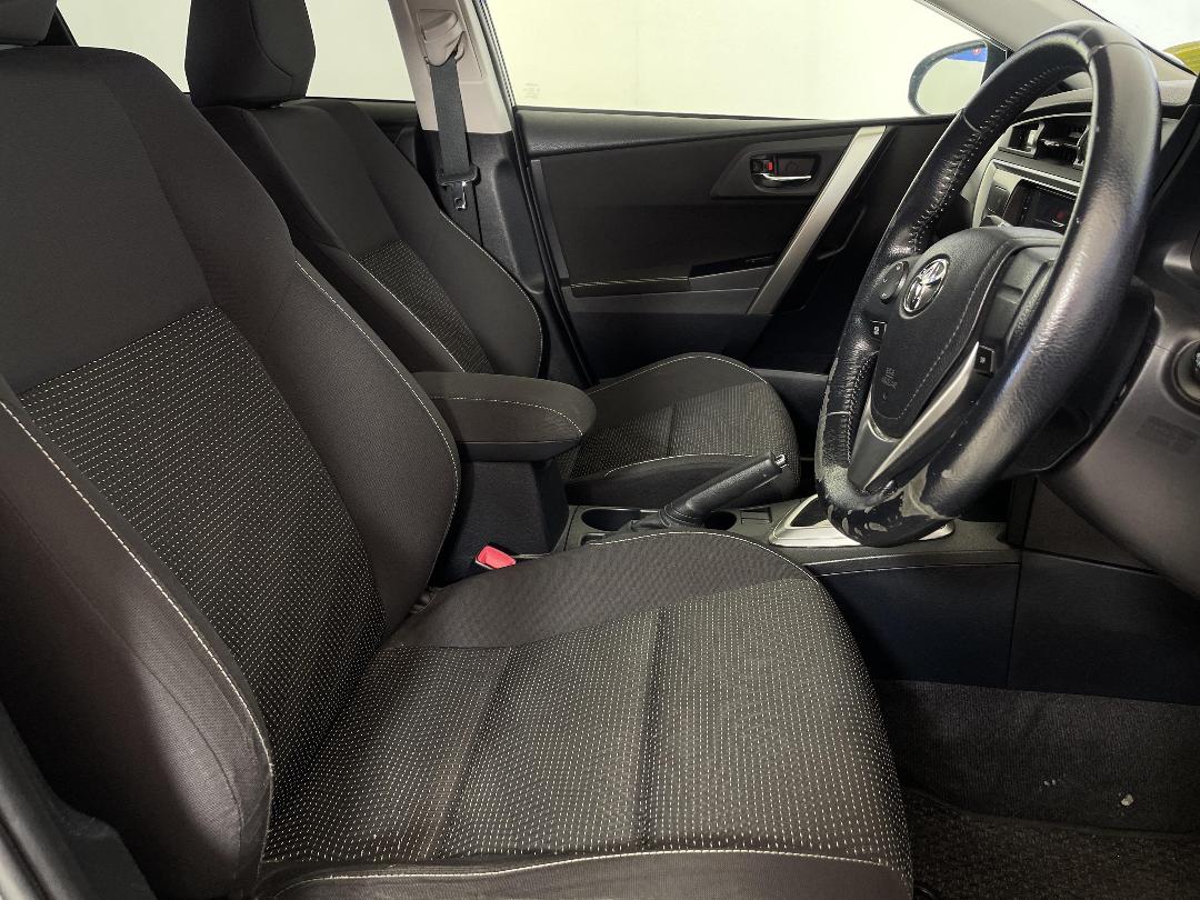 Photo '16' of Toyota Auris