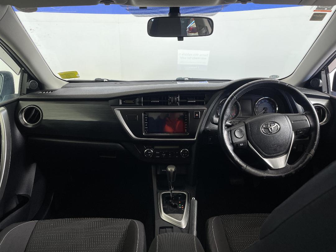 Photo '17' of Toyota Auris