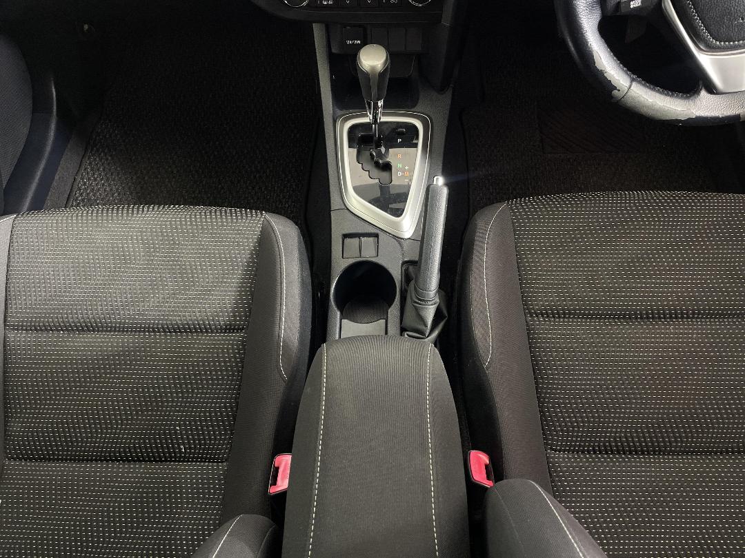 Photo '18' of Toyota Auris