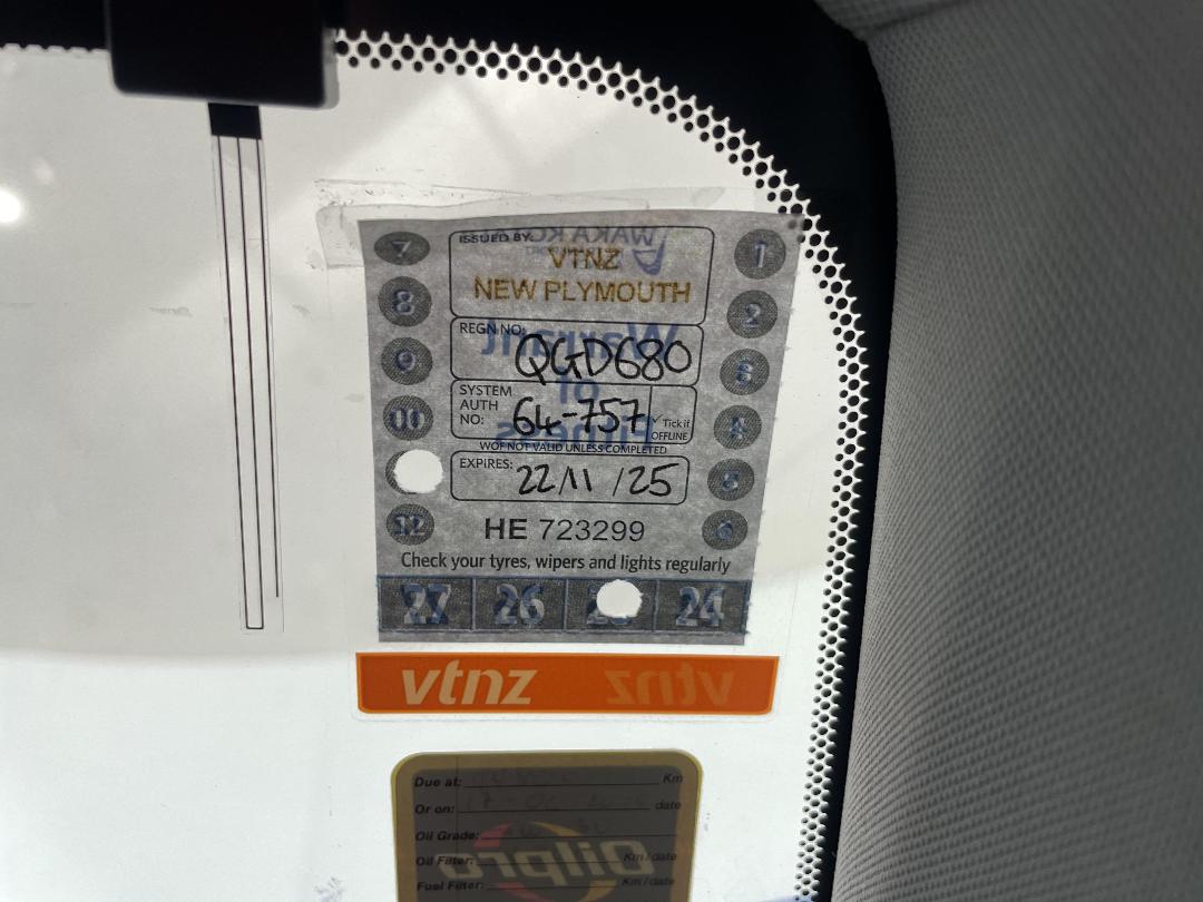 Photo '23' of Toyota Auris