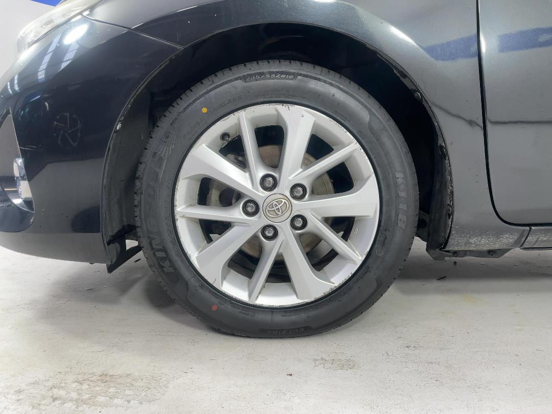 Photo '10' of Toyota Auris Photo '10' of Toyota Auris