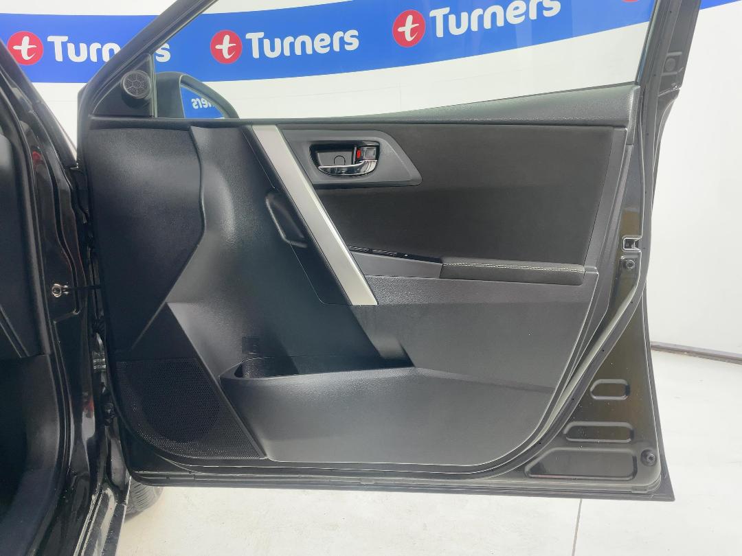 Photo '15' of Toyota Auris Photo '15' of Toyota Auris