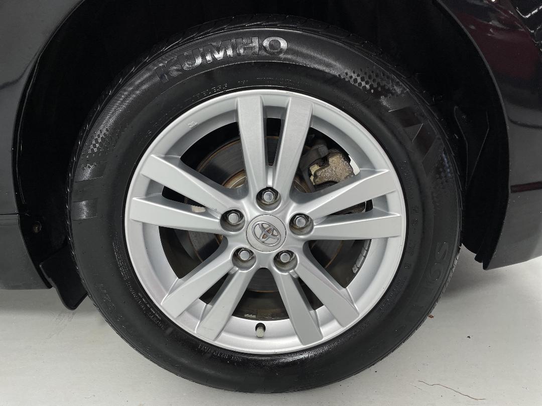 Photo '11' of Toyota Avensis