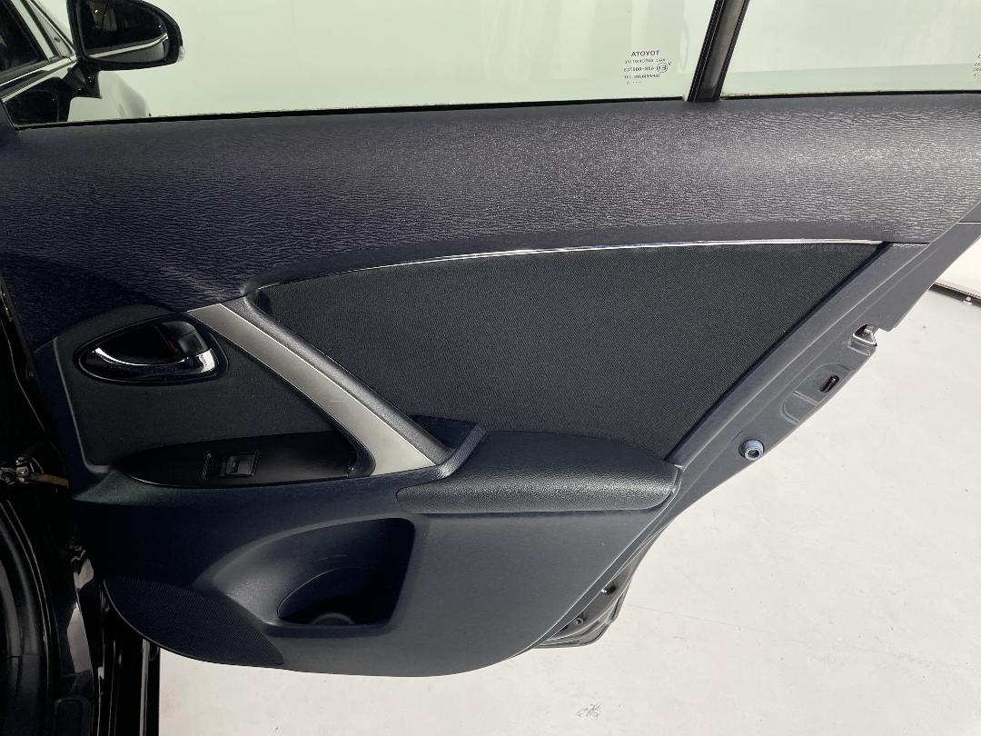 Photo '19' of Toyota Avensis