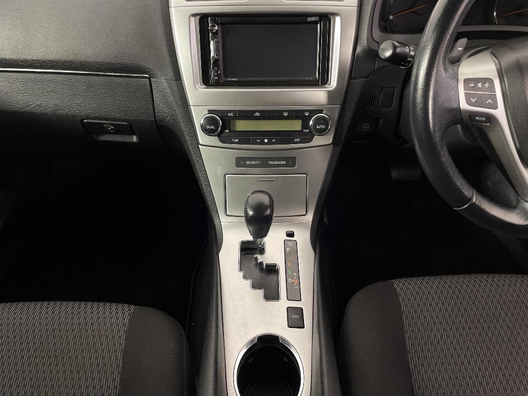 Photo '18' of Toyota Avensis