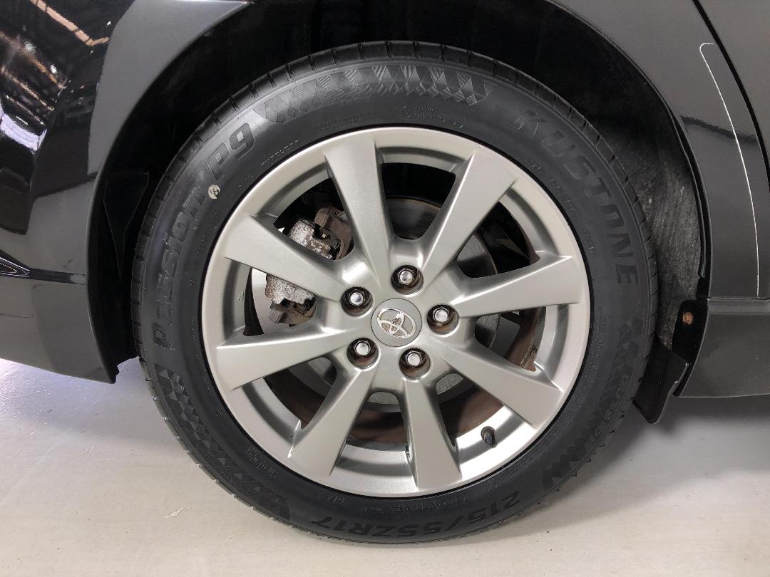 Photo '12' of Toyota Avensis