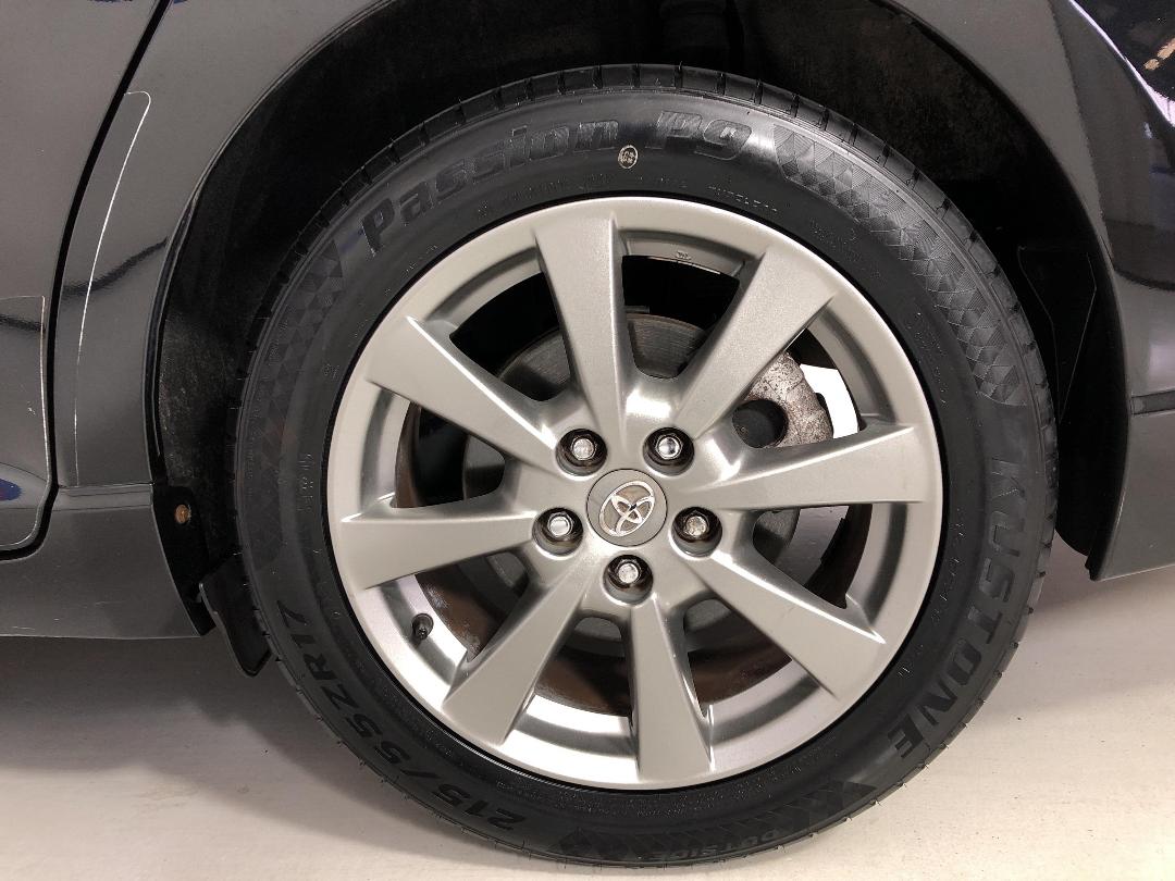 Photo '11' of Toyota Avensis