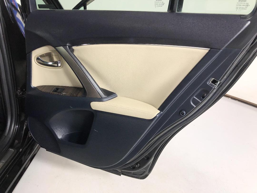 Photo '19' of Toyota Avensis