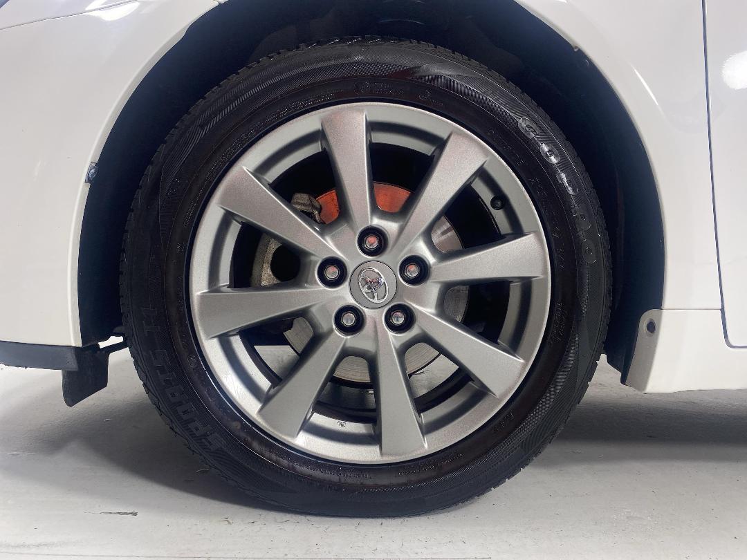 Photo '10' of Toyota Avensis