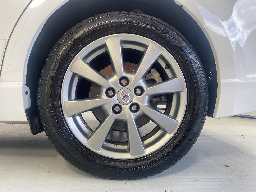 Photo '11' of Toyota Avensis