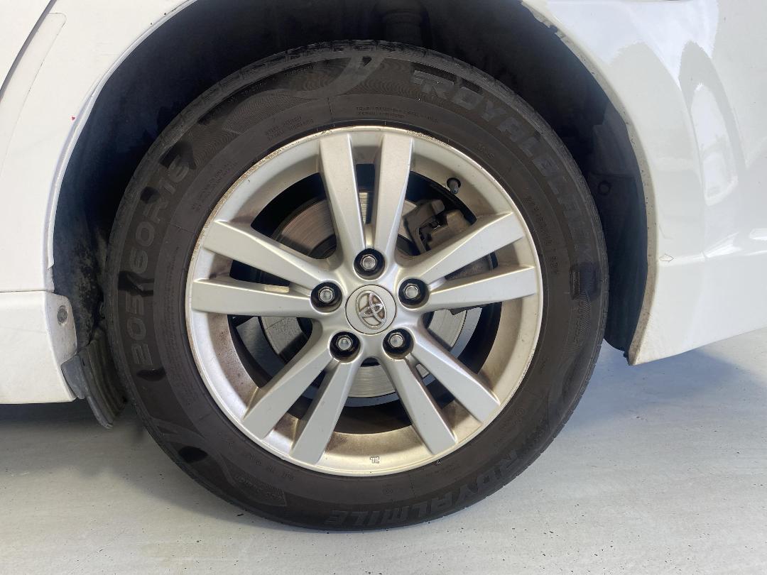 Photo '11' of Toyota Avensis