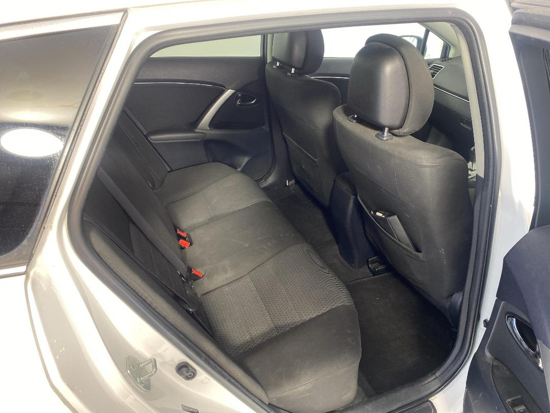 Photo '20' of Toyota Avensis