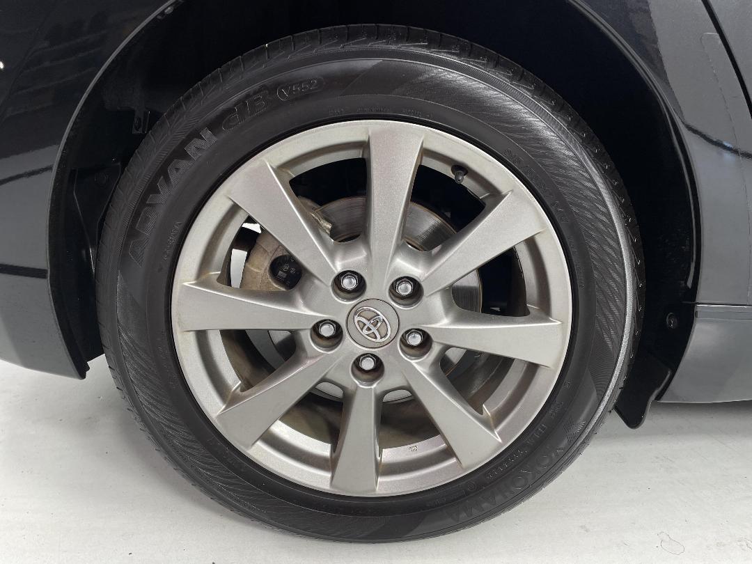 Photo '12' of Toyota Avensis