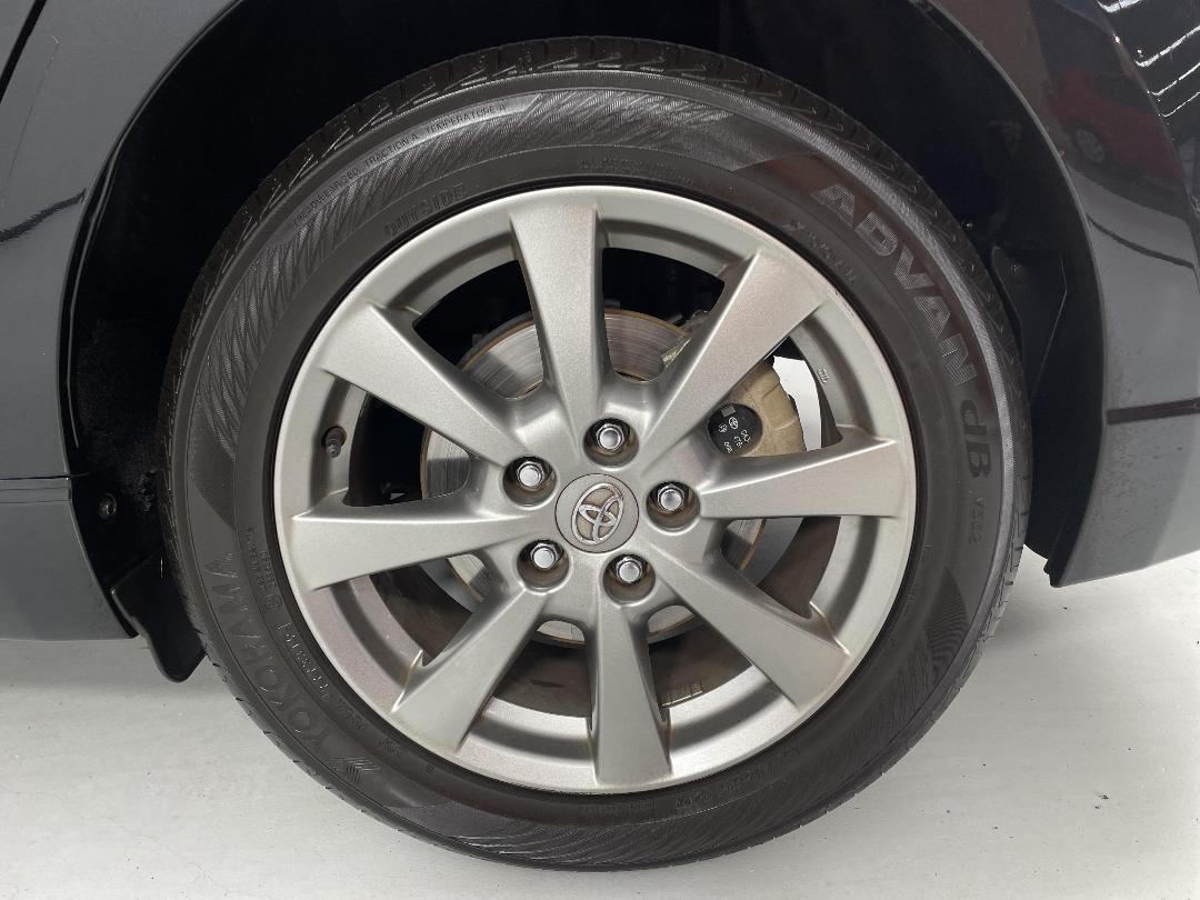 Photo '11' of Toyota Avensis