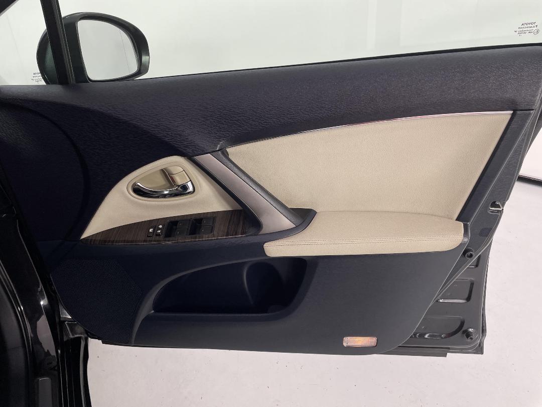 Photo '15' of Toyota Avensis