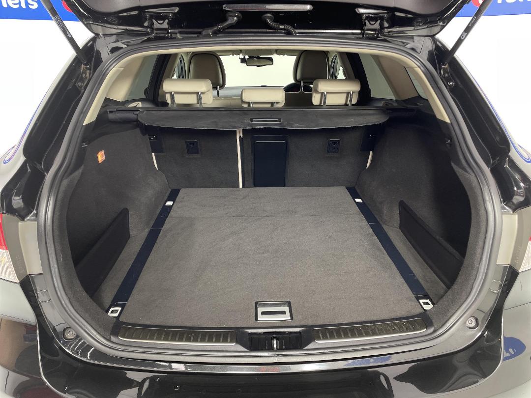 Photo '14' of Toyota Avensis