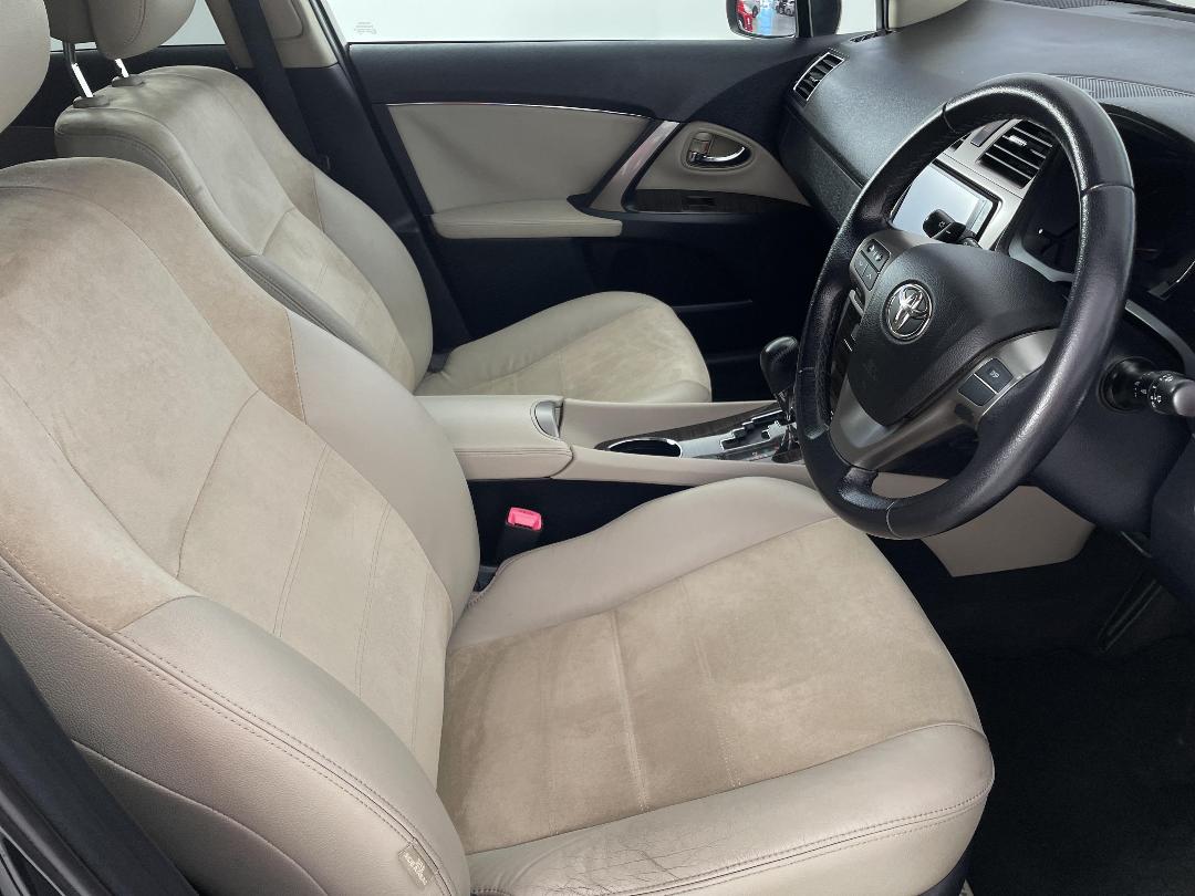 Photo '16' of Toyota Avensis