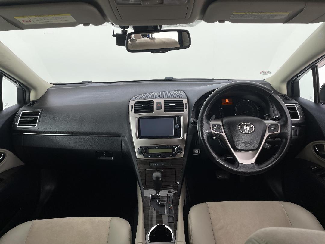 Photo '17' of Toyota Avensis