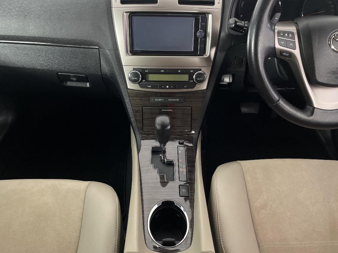 Photo '18' of Toyota Avensis