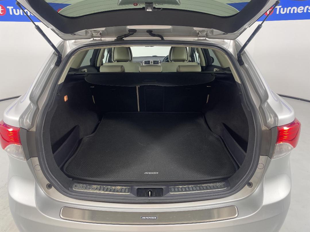 Photo '14' of Toyota Avensis Photo '14' of Toyota Avensis