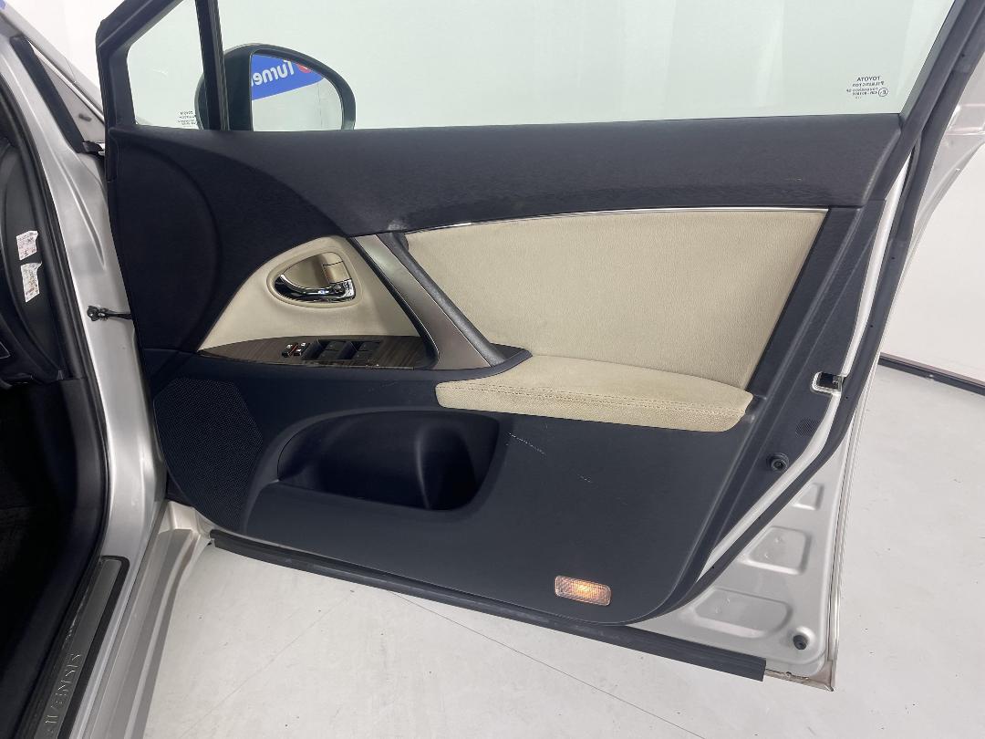 Photo '15' of Toyota Avensis Photo '15' of Toyota Avensis