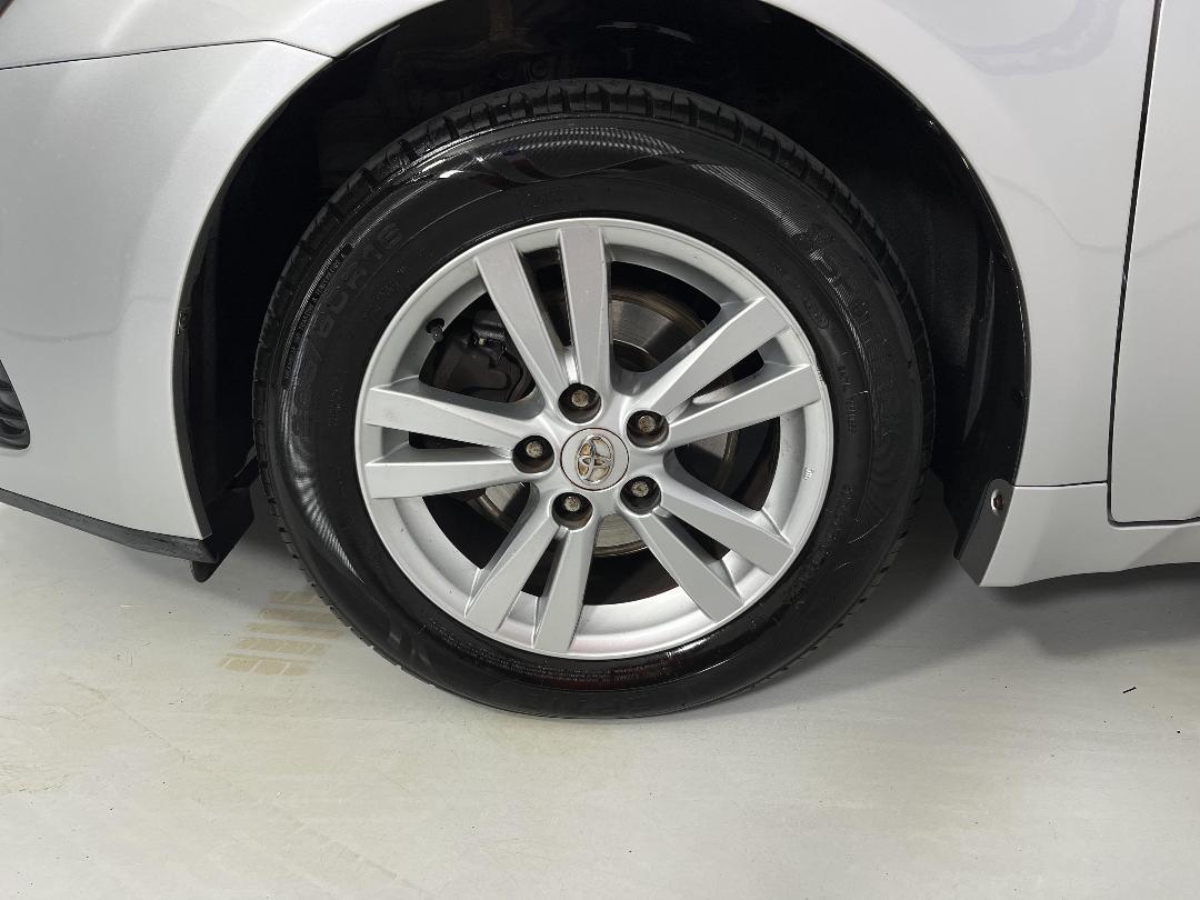 Photo '10' of Toyota Avensis