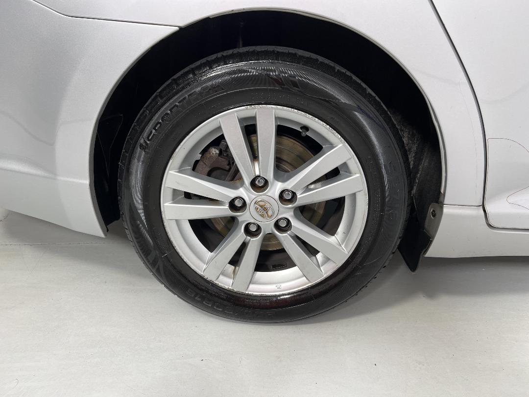 Photo '12' of Toyota Avensis