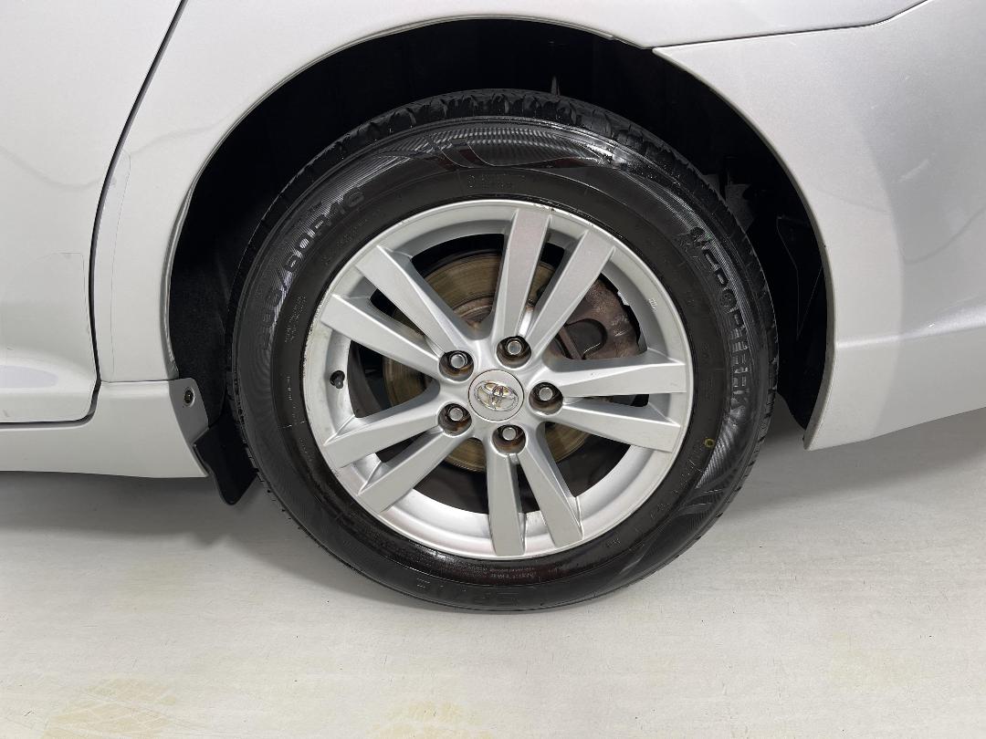 Photo '11' of Toyota Avensis