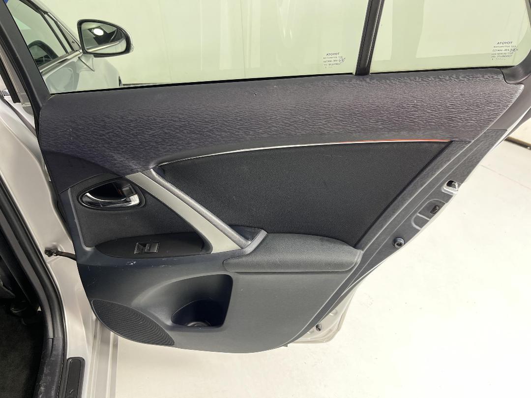 Photo '19' of Toyota Avensis