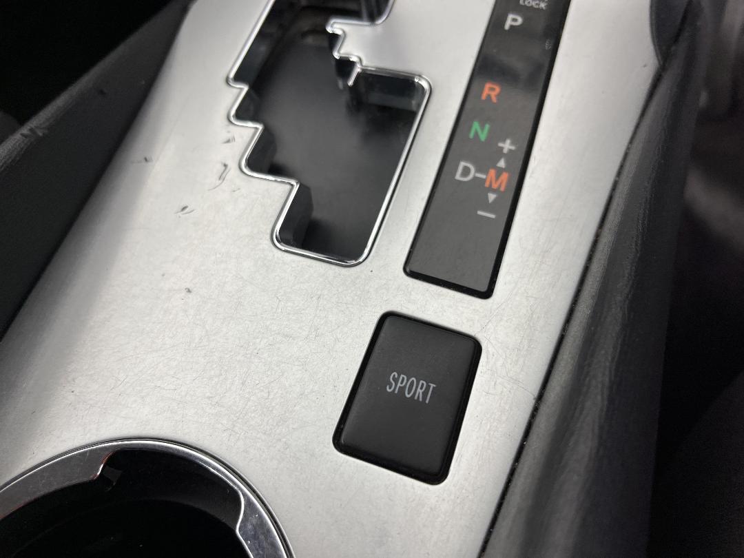 Photo '28' of Toyota Avensis