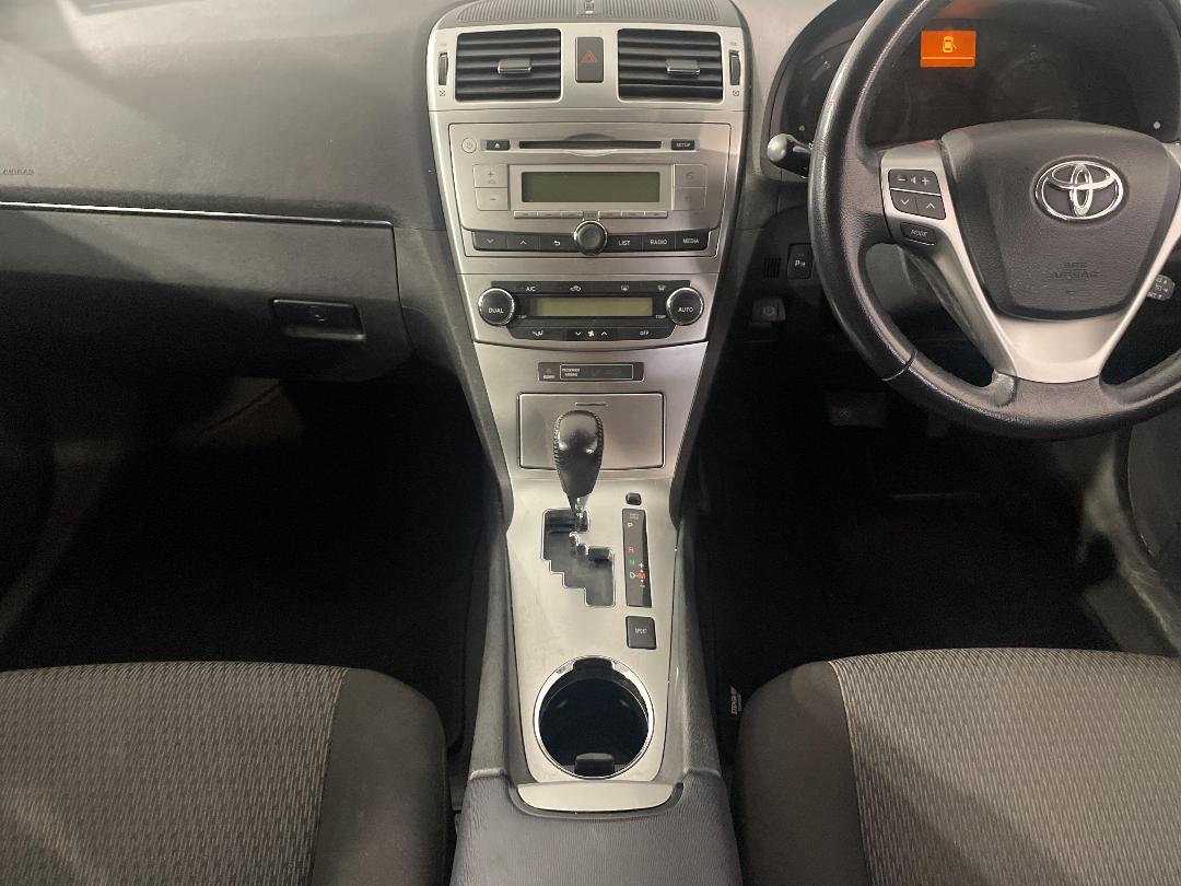 Photo '18' of Toyota Avensis