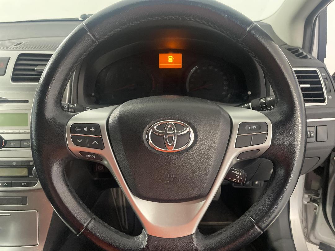 Photo '27' of Toyota Avensis