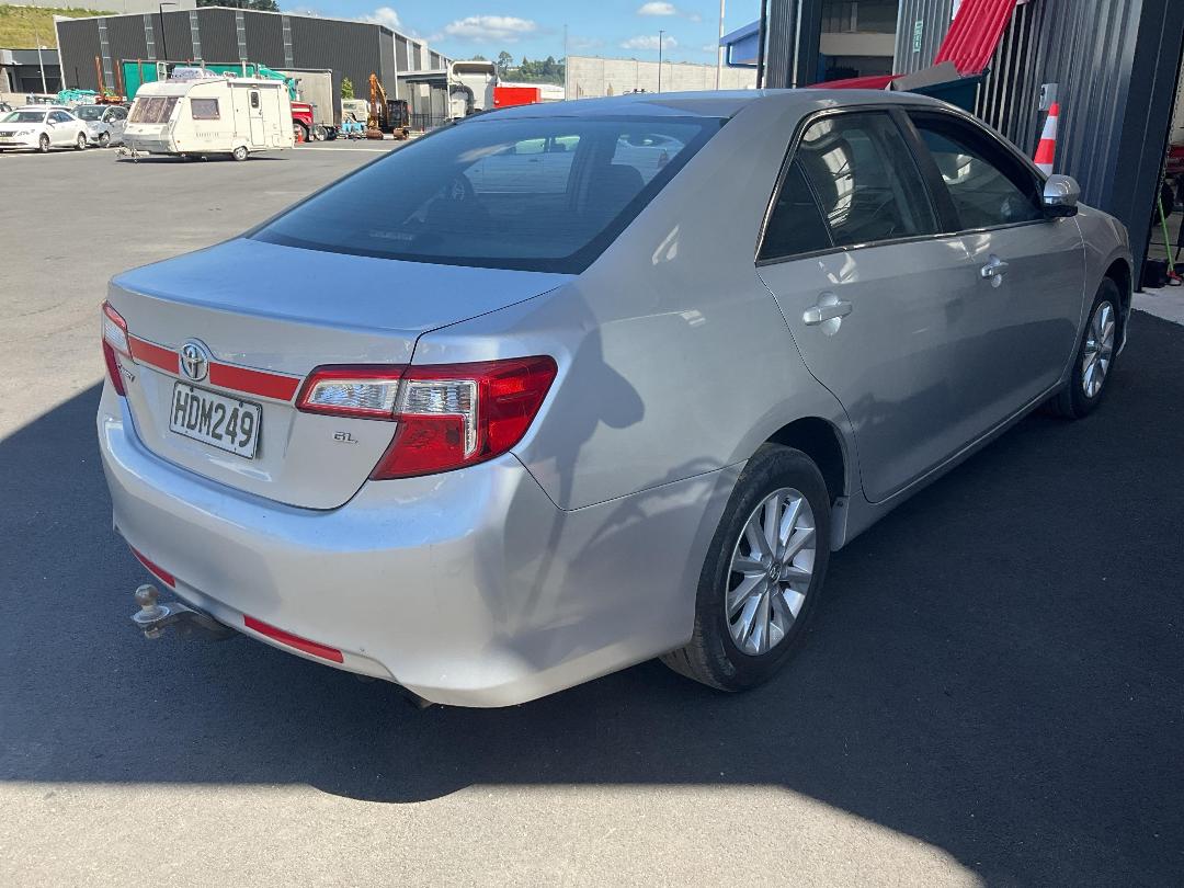 Photo '4' of Toyota Camry GL